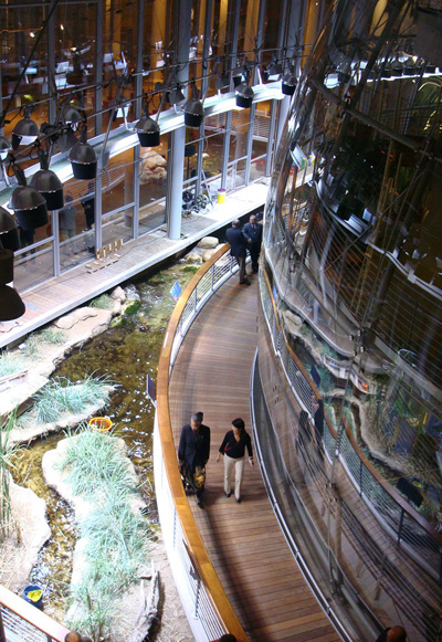 Light fills the building designed by a Pulitzer-Prize winning architect.