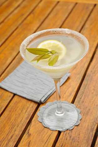 Lemon & Lace cocktail at Quattro Bar (Photo Courtesy of Quattro)