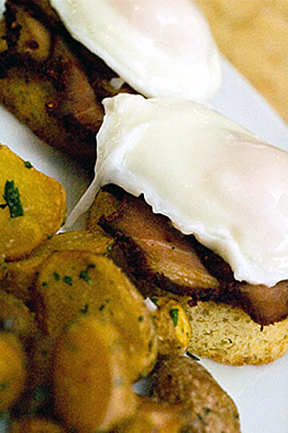 Shokolaat's eggs benedict on housemade brioche. (Photo courtesy of Shokolaat) Shokolaat's eggs benedict on housemade brioche. (Photo courtesy of Shokolaat)