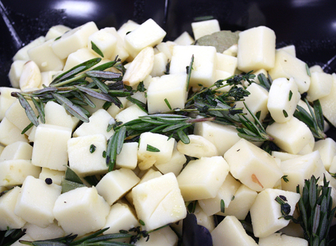 Marinated Idiazabal cheese with rosemary.