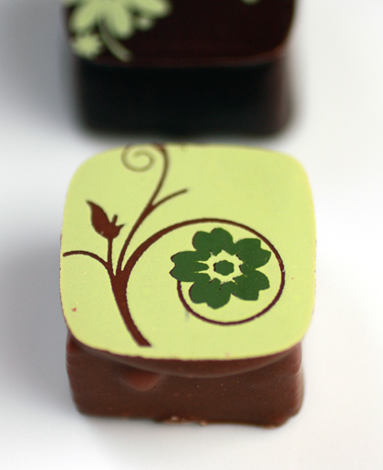 The tastes of raspberry and milk chocolate. The tastes of raspberry and milk chocolate.