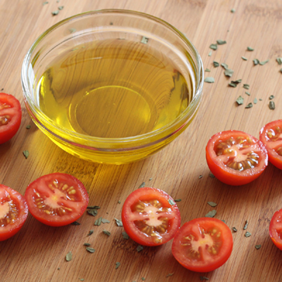 Luscious organic, local olive oil from Northern California by Sorelle Paradiso. (Photo courtesy of Daily Gourmet)