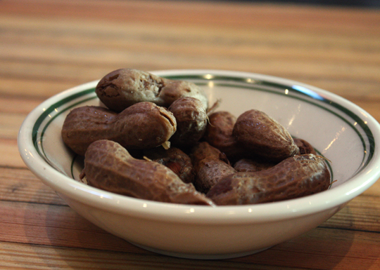 Easy-to-peel boiled peanuts.