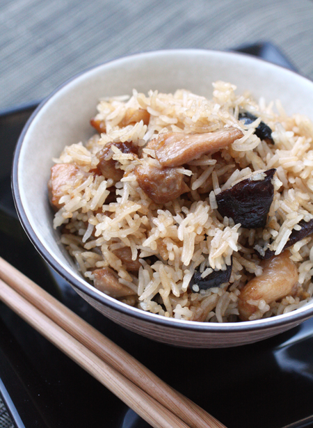 Fluffy rice, tender chicken chunks and earthy mushrooms combine for a comforting one-dish meal.