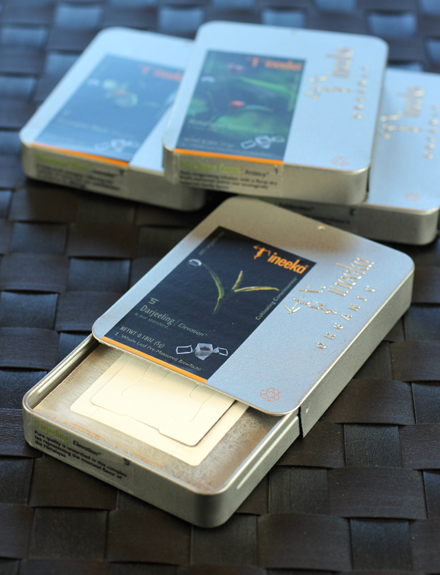 Slide open the handy canister to find two tea bags. Slide open the handy canister to find two tea bags.