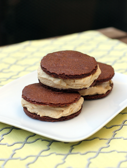 An ice cream sandwich that you don't need an ice cream machine to make.