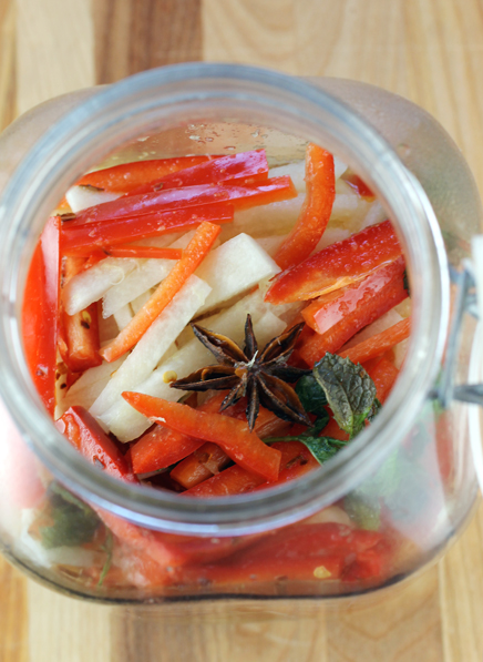 Layer all the ingredients in a jar, then refrigerate for a day before using. It's that simple.