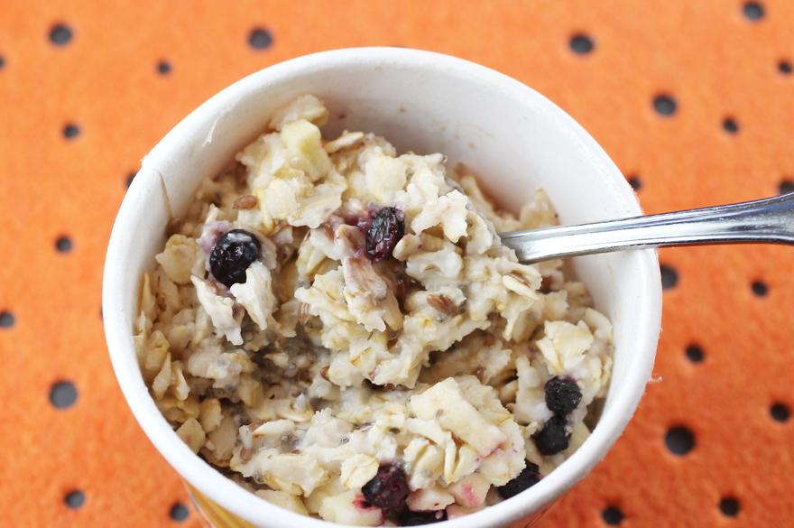 Umpqua oatmeal contains a generous amount of custom-milled oats.