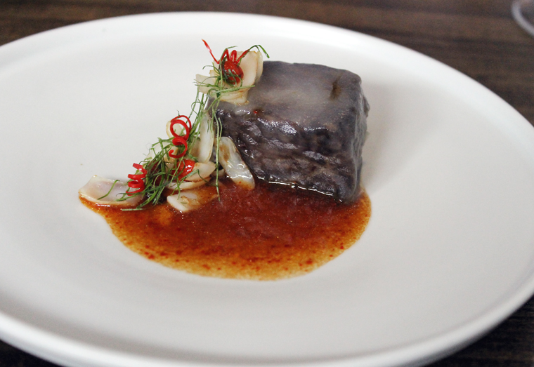 Short rib in pear puree.