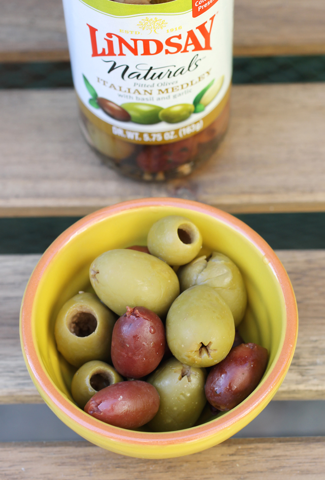 Lindsay's Naturals Italian Medley variety of olives.