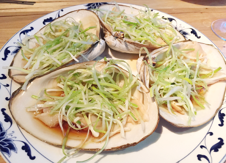 Surf clams that go down oh-so easy.