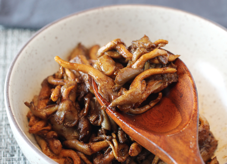 Red miso, butter and mushrooms make magic together.