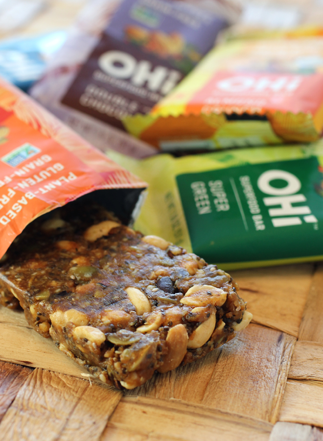 Ohi Superfood Bar in Peanut Butter Mesquite flavor.