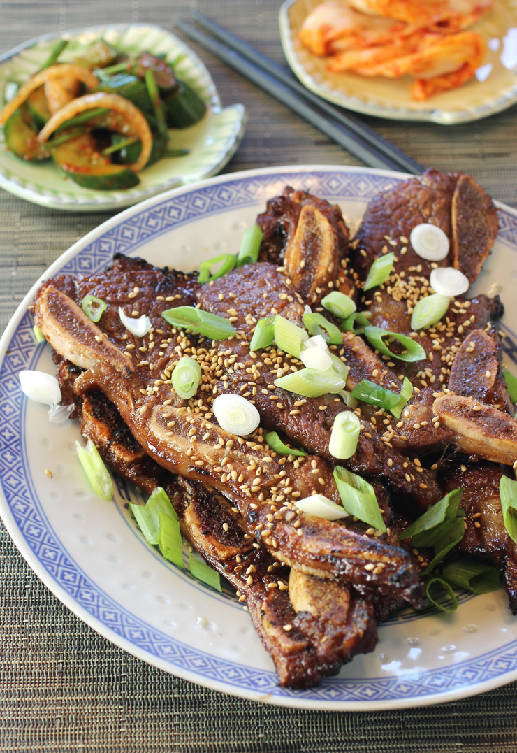 A feast of grilled Maui-style Korean ribs makes summer entertaining a breeze.