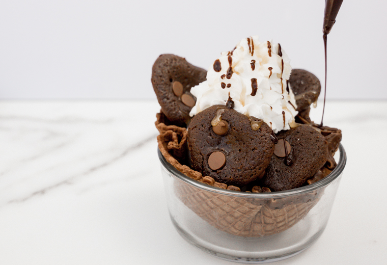 A bountiful brownie sundae from Luv's Brownies. (Photo by Samantha Cheng)