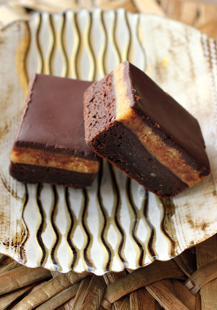 Would you believe these decadent peanut butter mousse brownies have no sugar added to them?