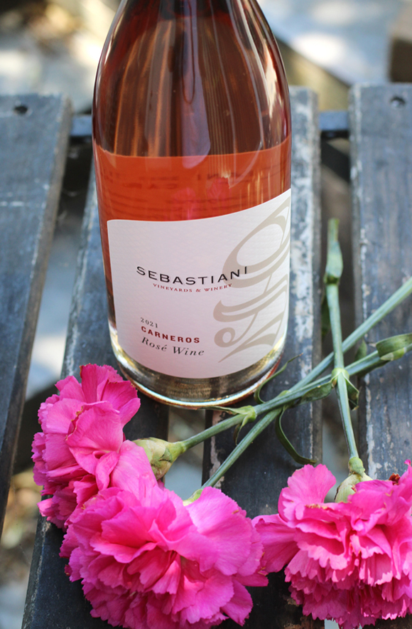 A refreshing and lively rose from Sebastiani.