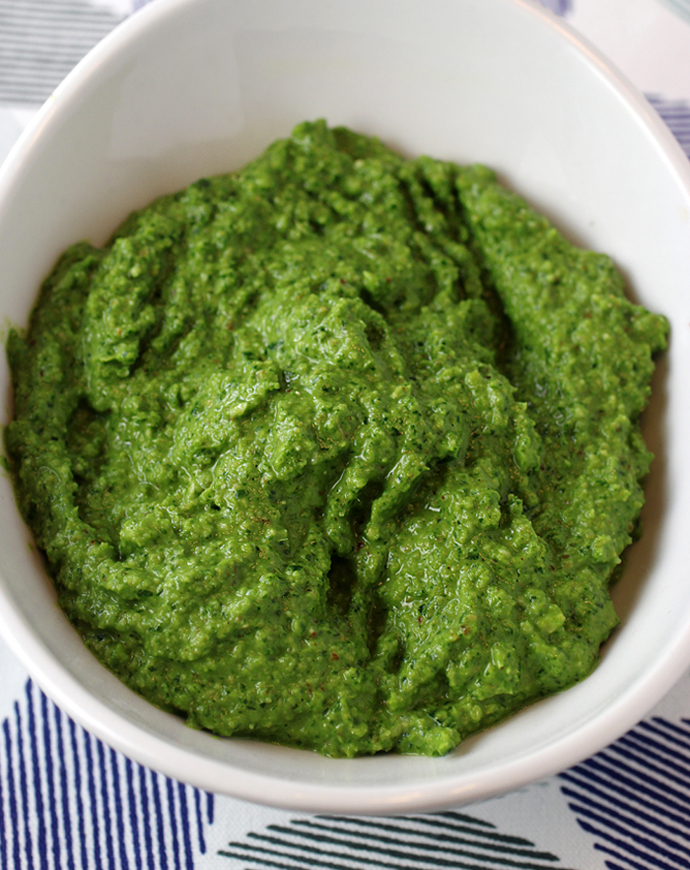 It's not called green sauce for nothing.
