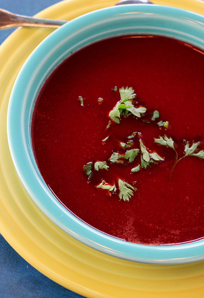 18 Reasons Beetroot Apple soup that I garnished with a little parsley.