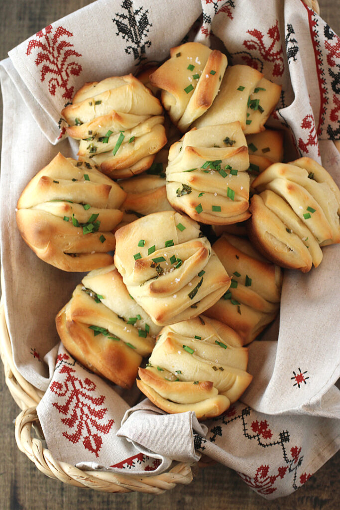 These rolls are sure to be a star on your holiday table.