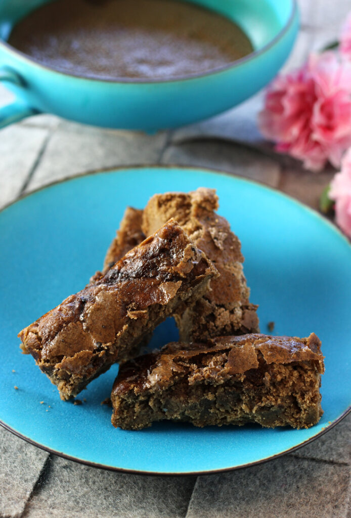 Buttery, crisp shortbread flavored with roasted Japanese green tea.