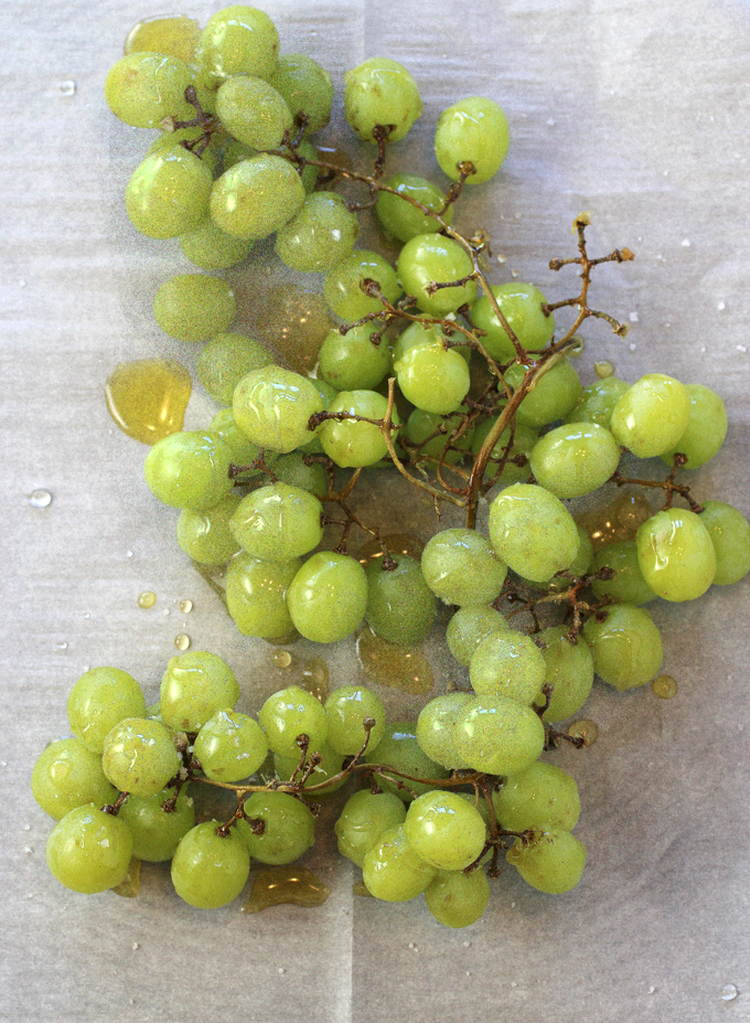 White (or green) grapes ready to be roasted.